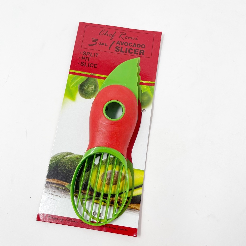 Chef Remi 3 in1 Avocado Slicer New Split Pit NEW